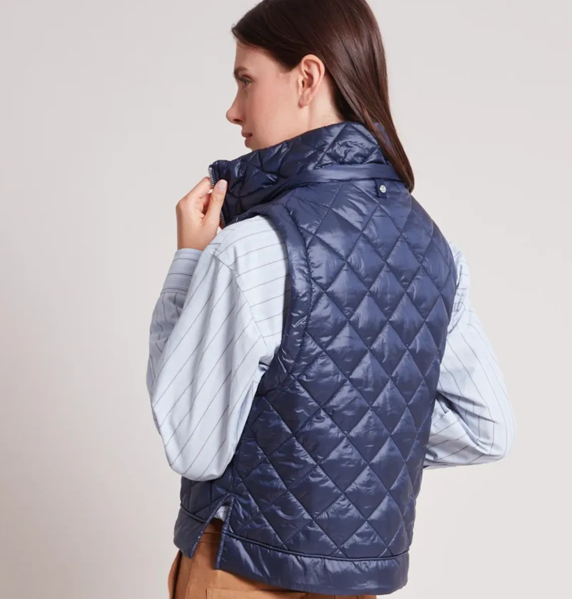 Adroit Quilted Gilet w/Detachable Hood Navy