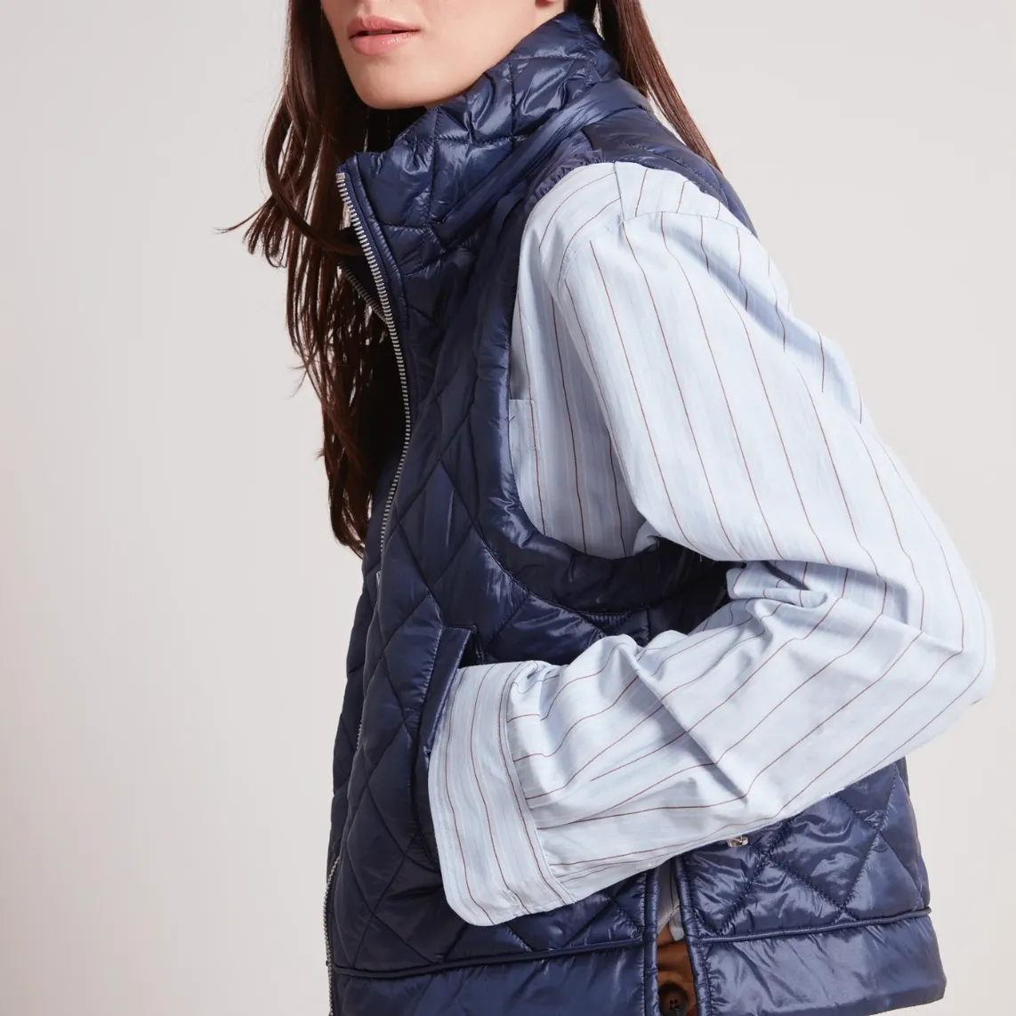 Adroit Quilted Gilet w/Detachable Hood Navy