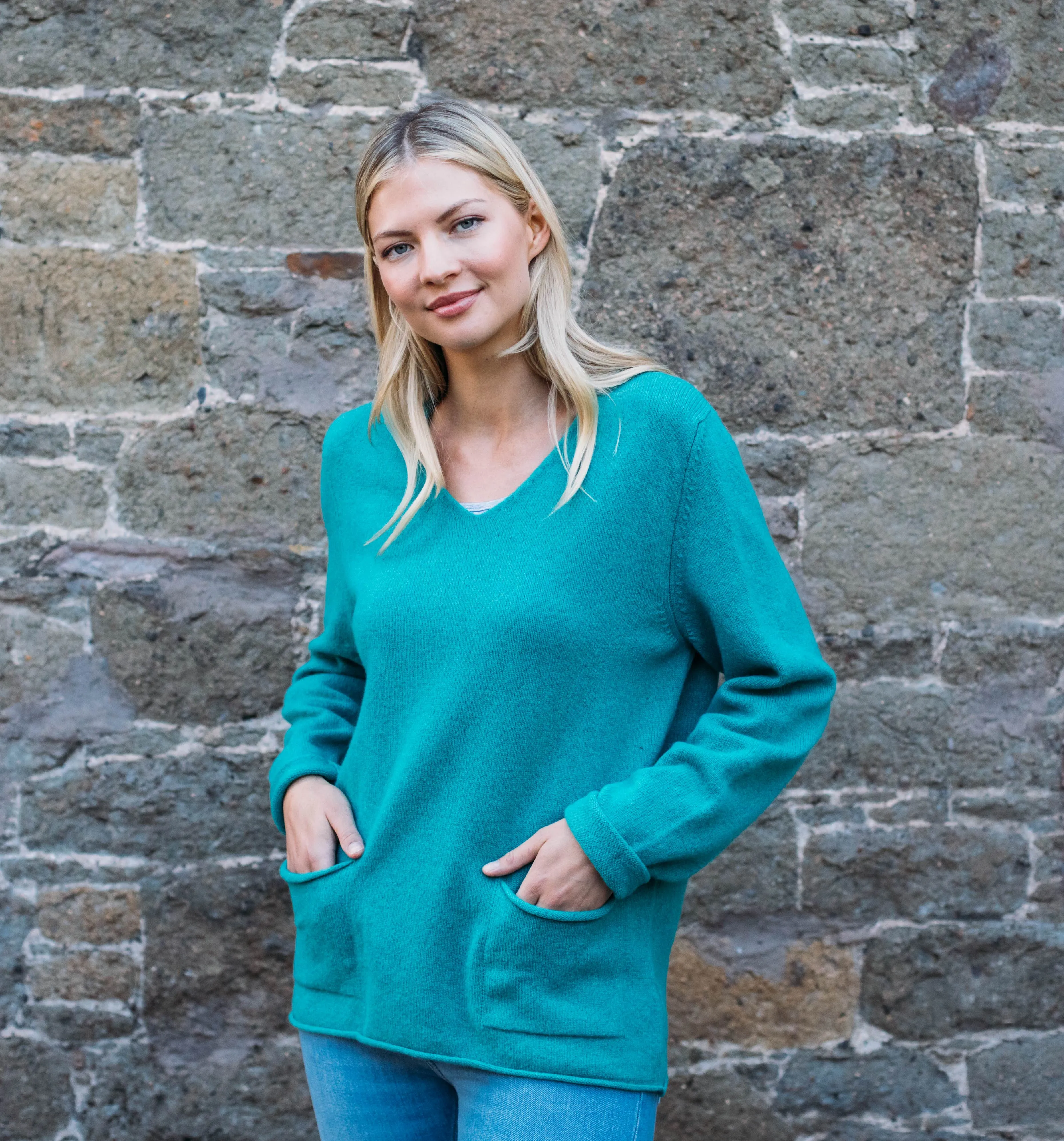 Eribé Corry V-Neck Pocket Sweater - Shamrock