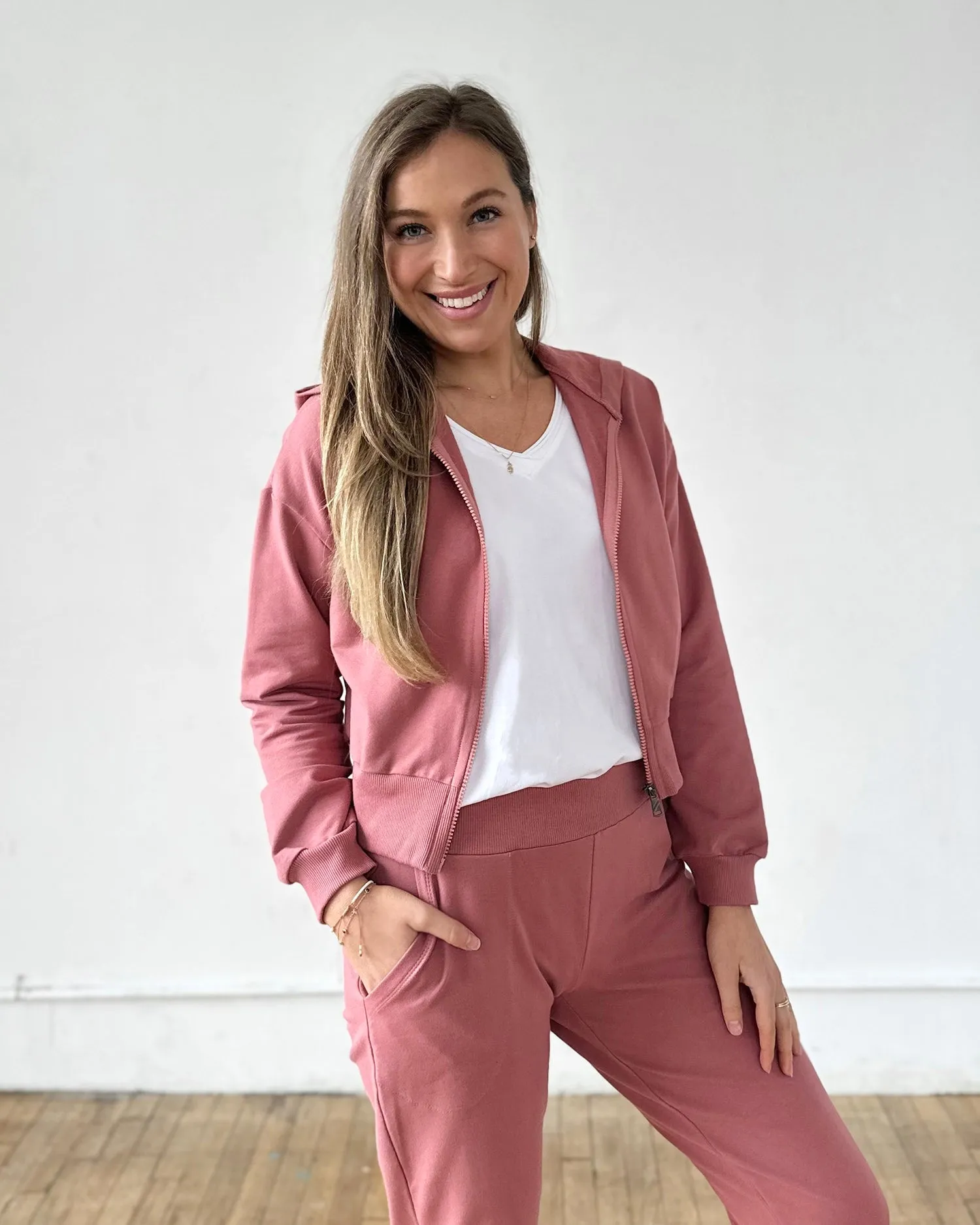 MICAELA cropped zip hoodie in Withered Rose