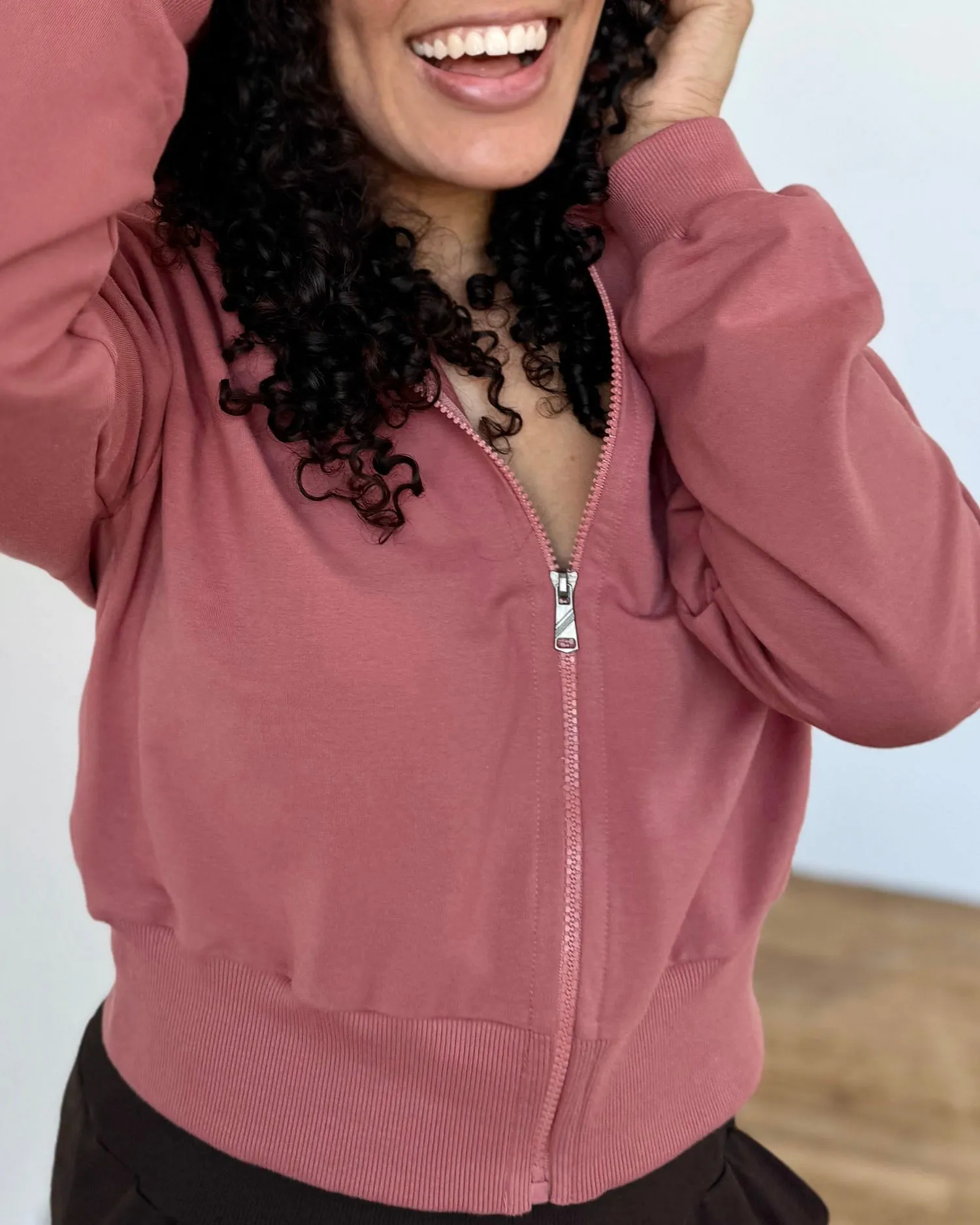 MICAELA cropped zip hoodie in Withered Rose