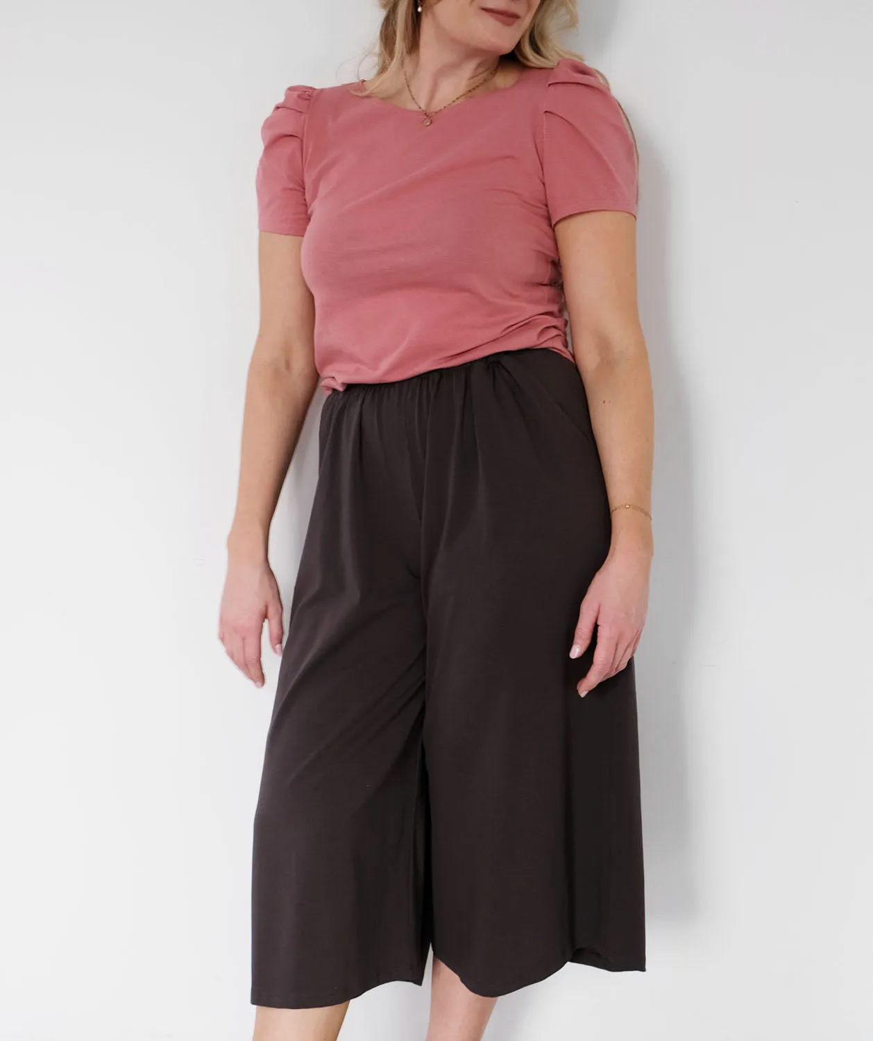 MOANA cropped pants in Charcoal