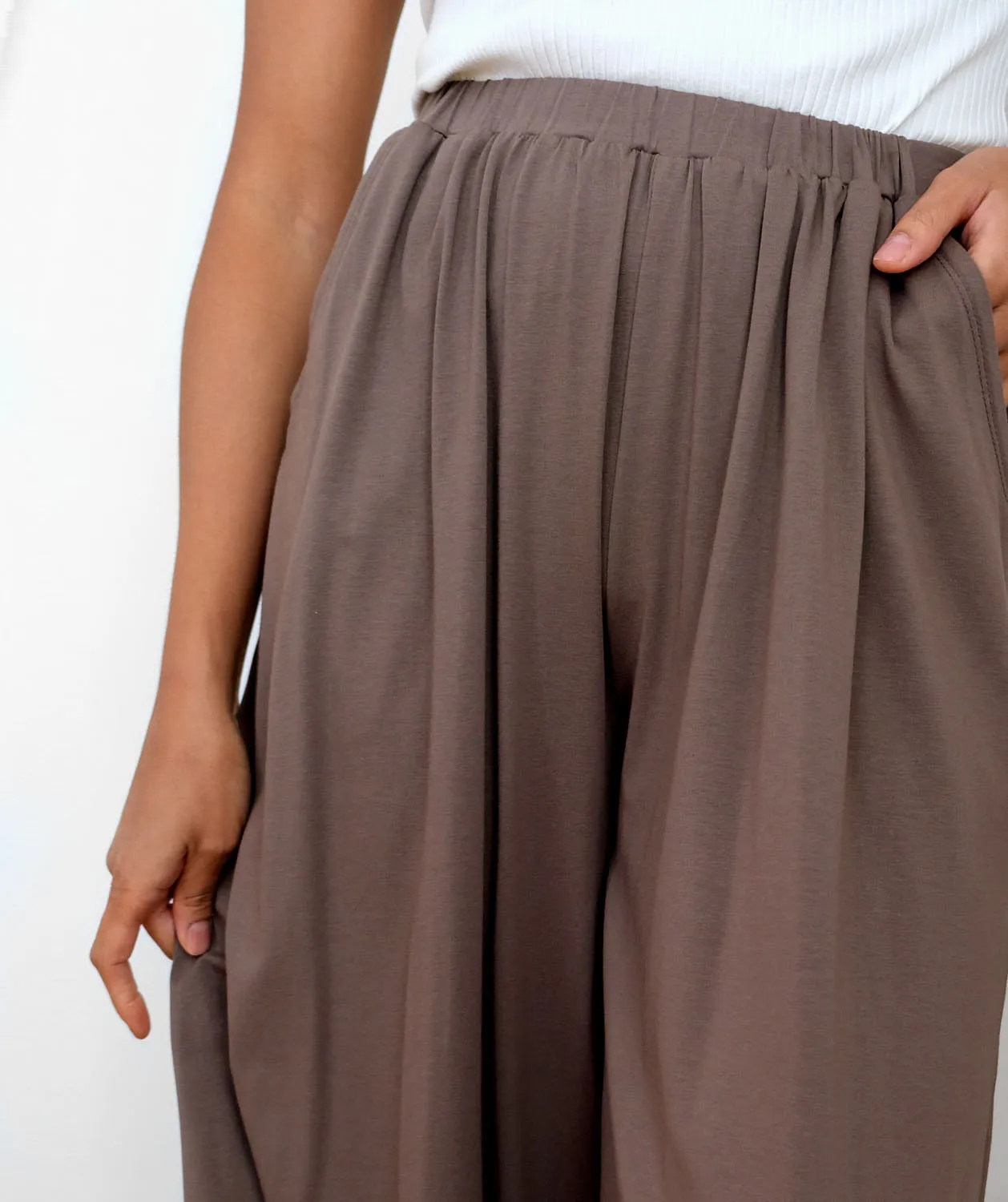 MOANA cropped pants in Mushroom