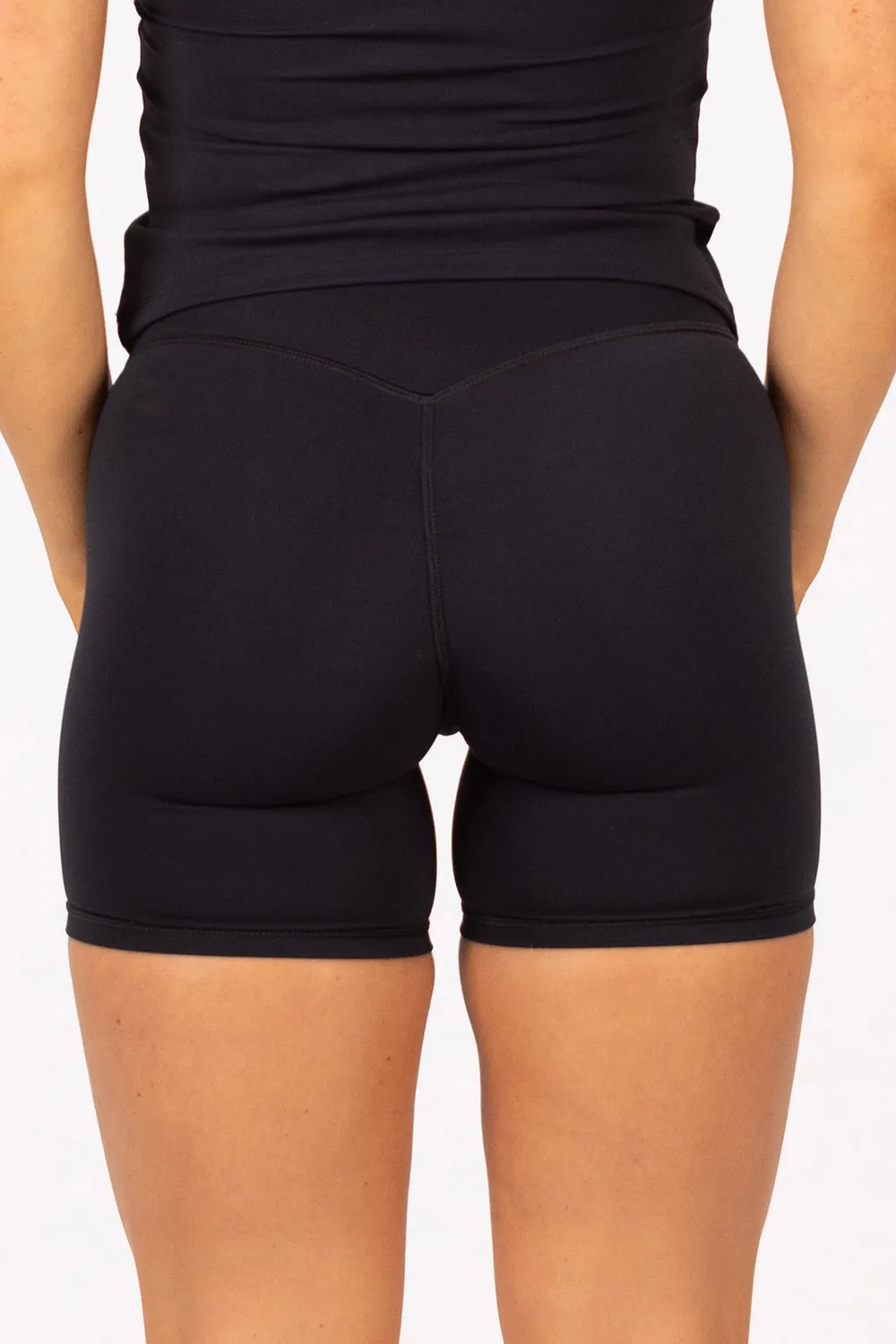 MON CHRI 6" Short - Black
