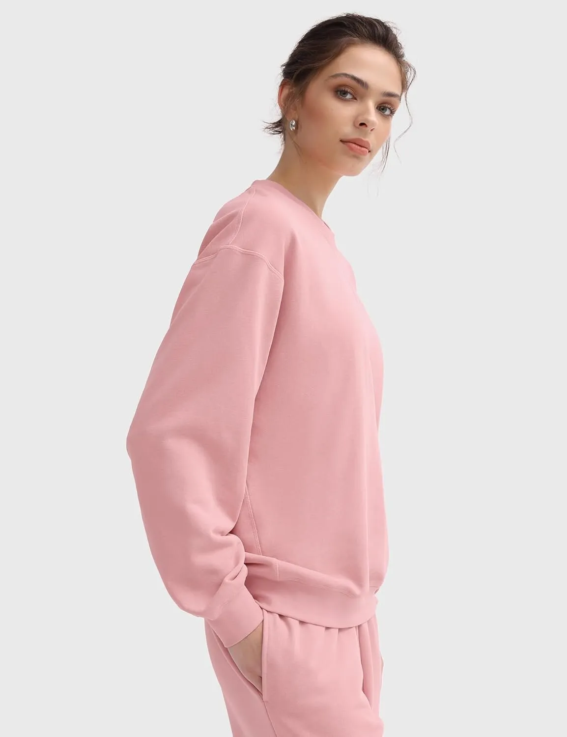 PUMIEY Women's Oversized Sweatshirt Crewneck Long Sleeve Loose Pullover Tops Fall Fashion Airy Collection
