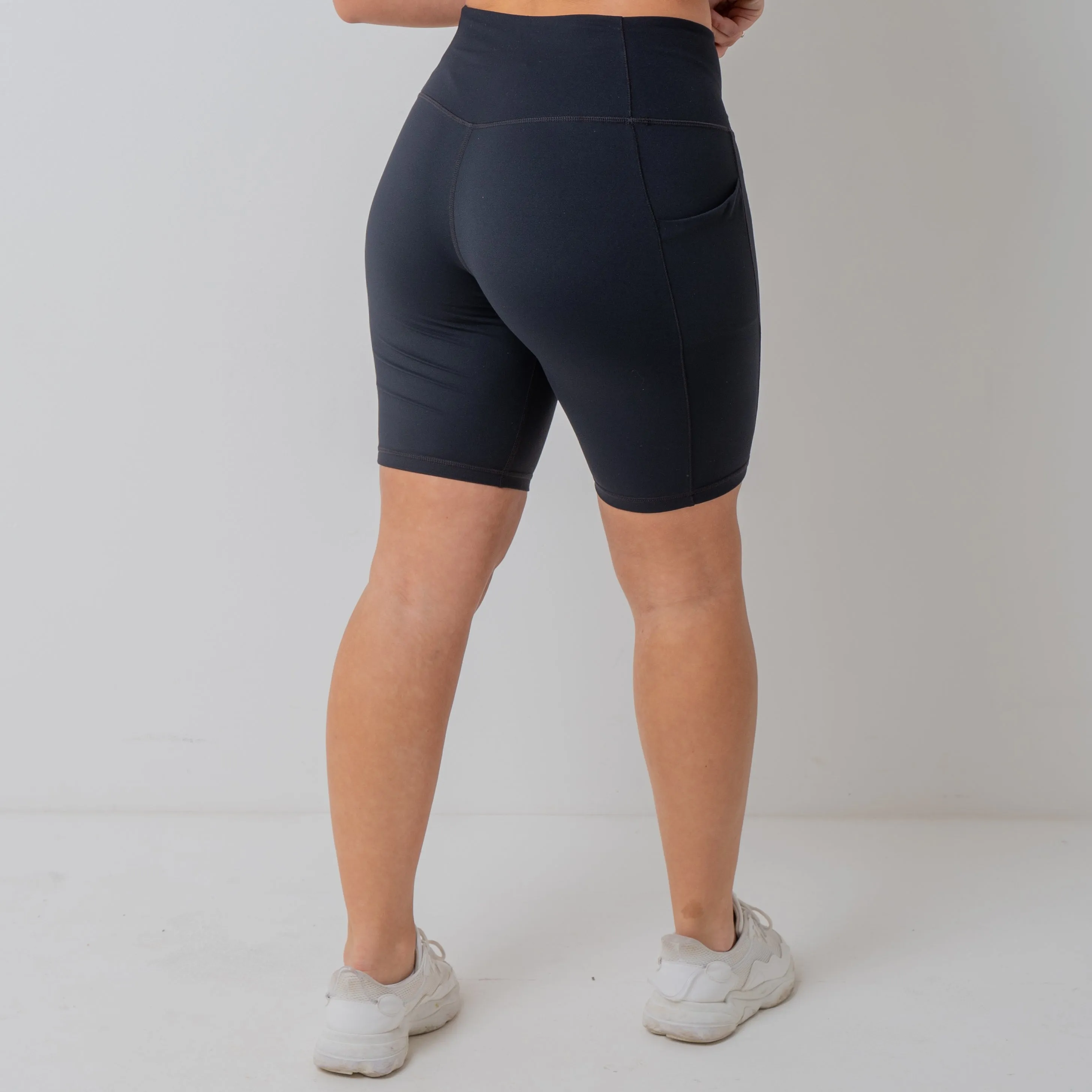 Thrive Shorts Black